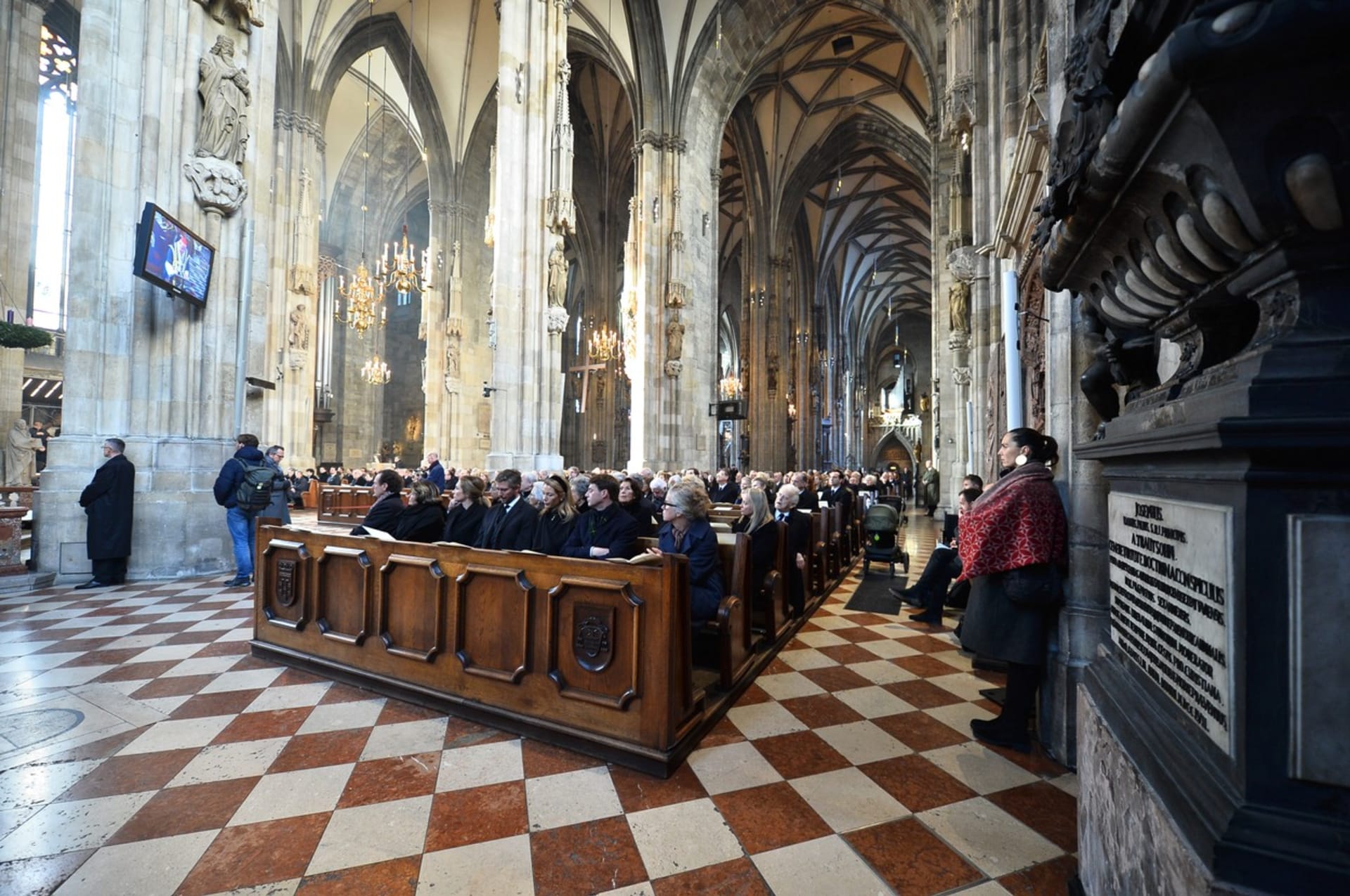Zádušní mše v katedrále svatého Štěpána ve Vídni 16. prosince 2023 za bývalého českého ministra zahraničí Karla Schwarzenberga, který zemřel 12. listopadu ve věku 85 let.