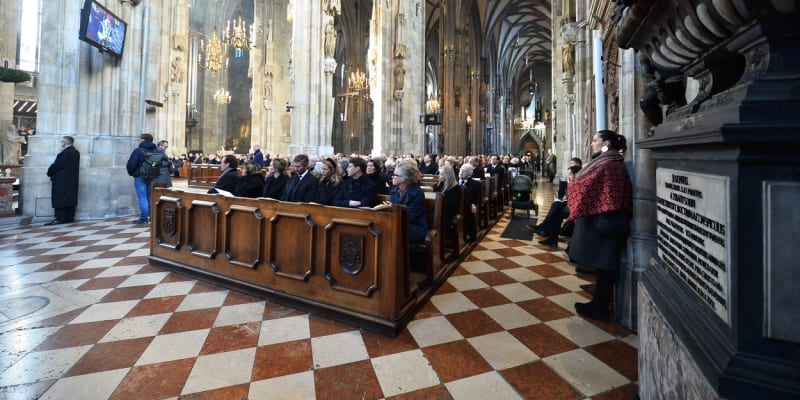 Zádušní mše v katedrále svatého Štěpána ve Vídni 16. prosince 2023 za bývalého českého ministra zahraničí Karla Schwarzenberga, který zemřel 12. listopadu ve věku 85 let.