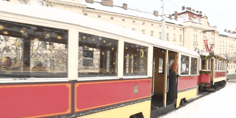 Historická vánoční tramvaj společnosti Prague City Tourism