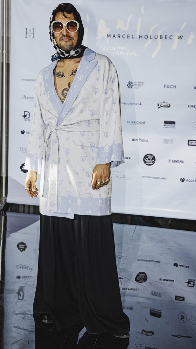 Jordan Haj často obléká velmi výstřední outfity.