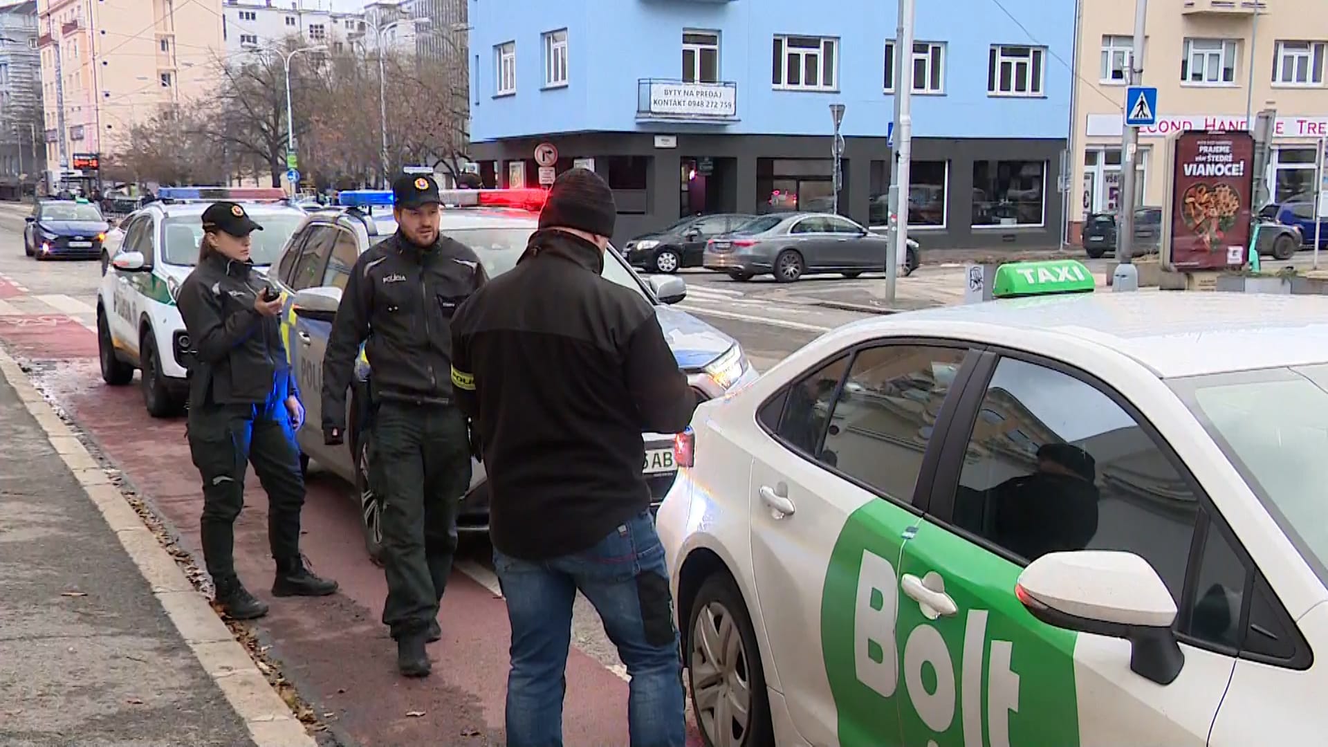 Taxikář v Bratislavě napadl zákaznici.