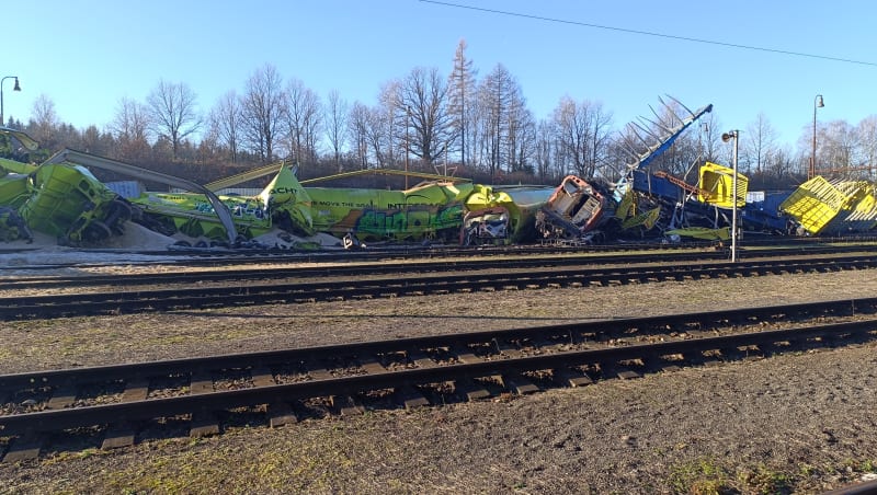 Vraky nákladních vlaků, které se 3. prosince srazily v České Třebové. 