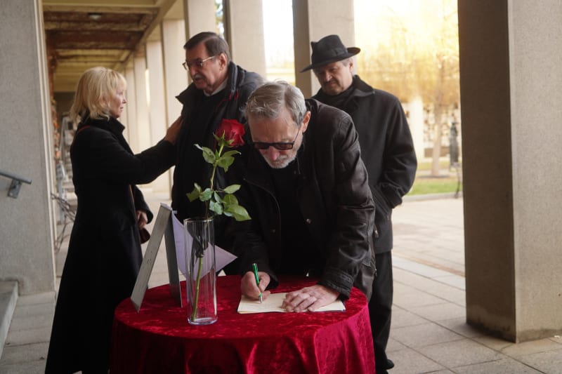 Pohřeb herce a dabéra Ladislava Županiče.