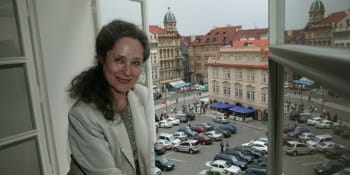 Kandidátka na prezidentku Táňa Fischerová dožívala v hospicu. Z politiky byla zklamaná 