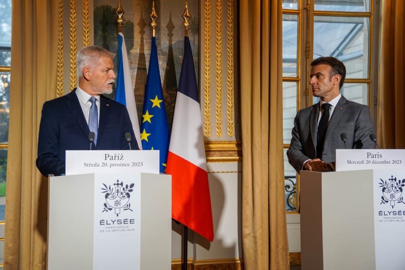 Petr Pavel na návštěvě Francie se svým protějškem Emmanuelem Macronem.
