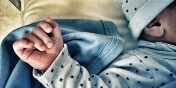 Slovenskem otřásla podezřelá smrt novorozence. Otec měl placentu vyhodit do kontejneru