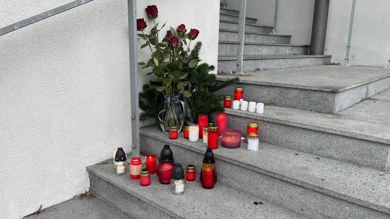 Památku obětí střelby v Praze si připomínají i v Ústí nad Labem.
