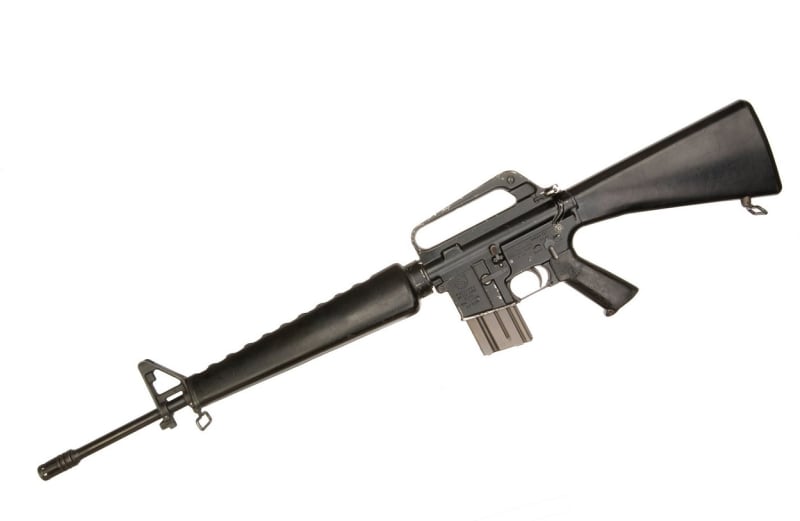 Útočná puška M16