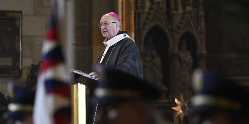 Arcibiskup pražský Jan Graubner na bohoslužbě za oběti střelby na pražské filozofické fakultě