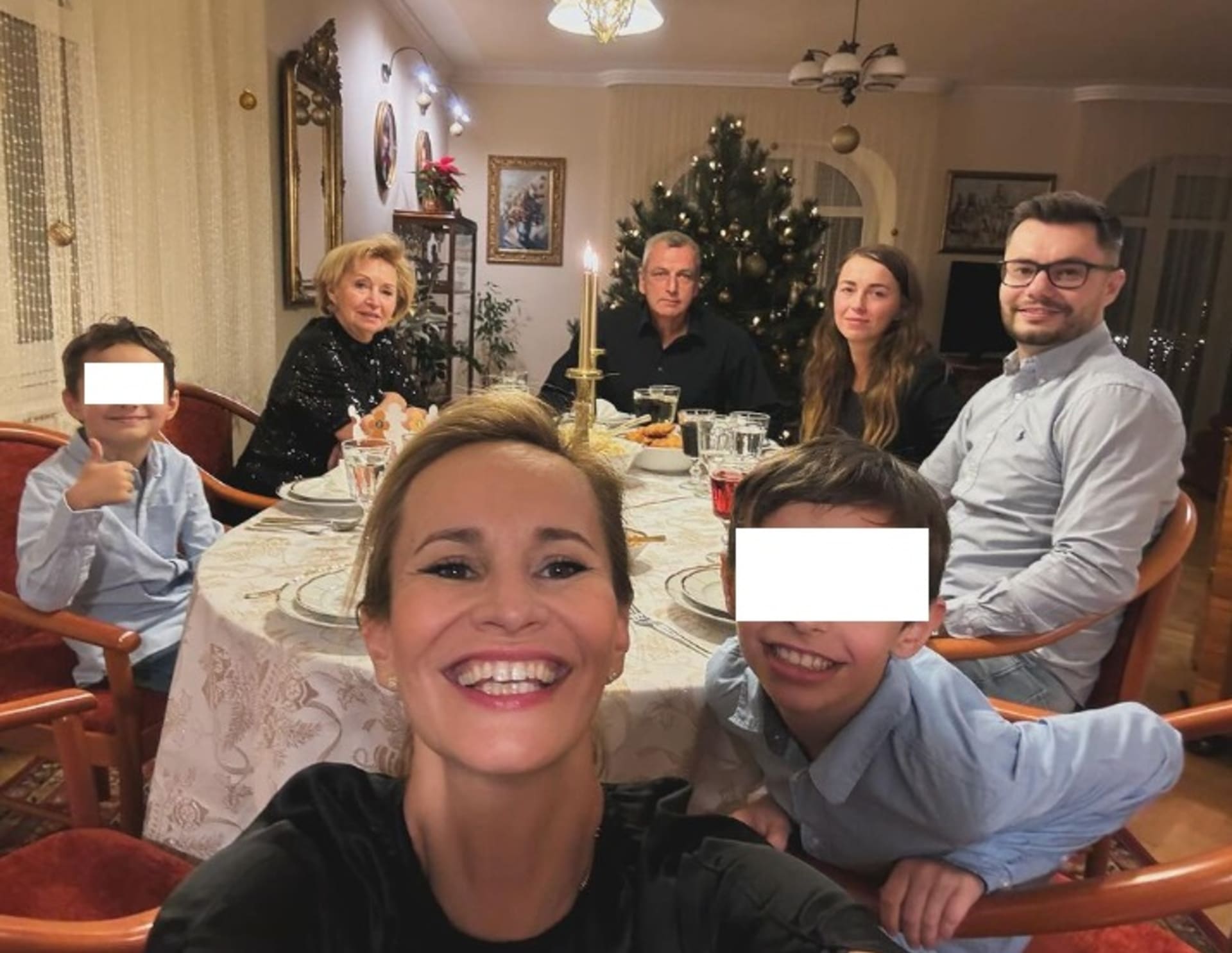 Spokojená rodina Moniky Absolonové. 