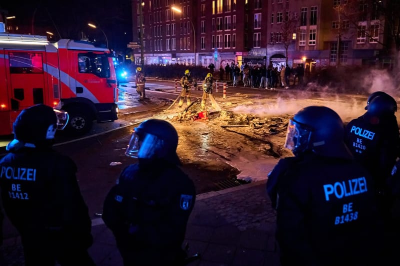 Nepokoje v berlínské čtvrti Neukölln (1. 1. 2023)