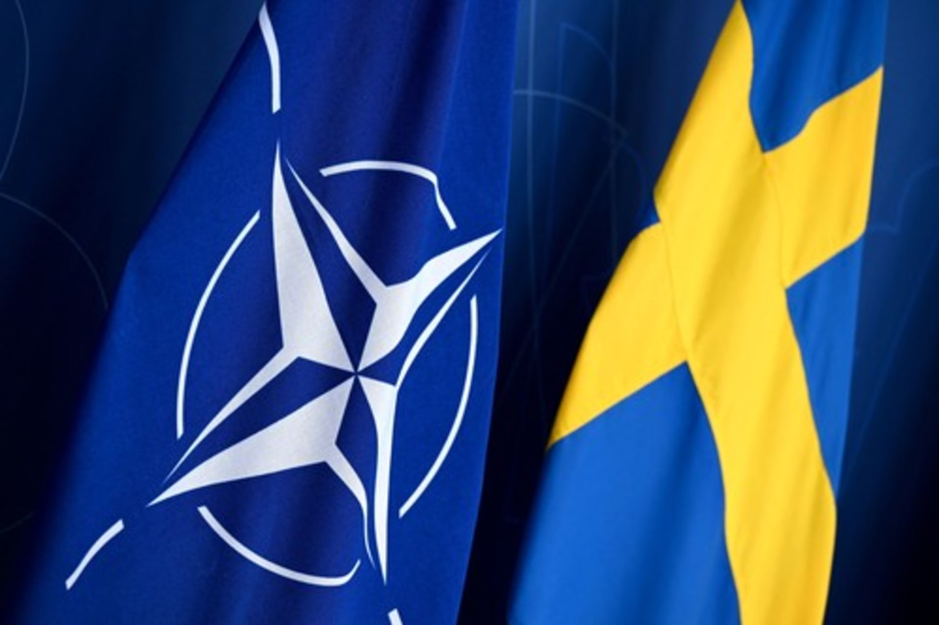 Vlajka NATO a Švédska
