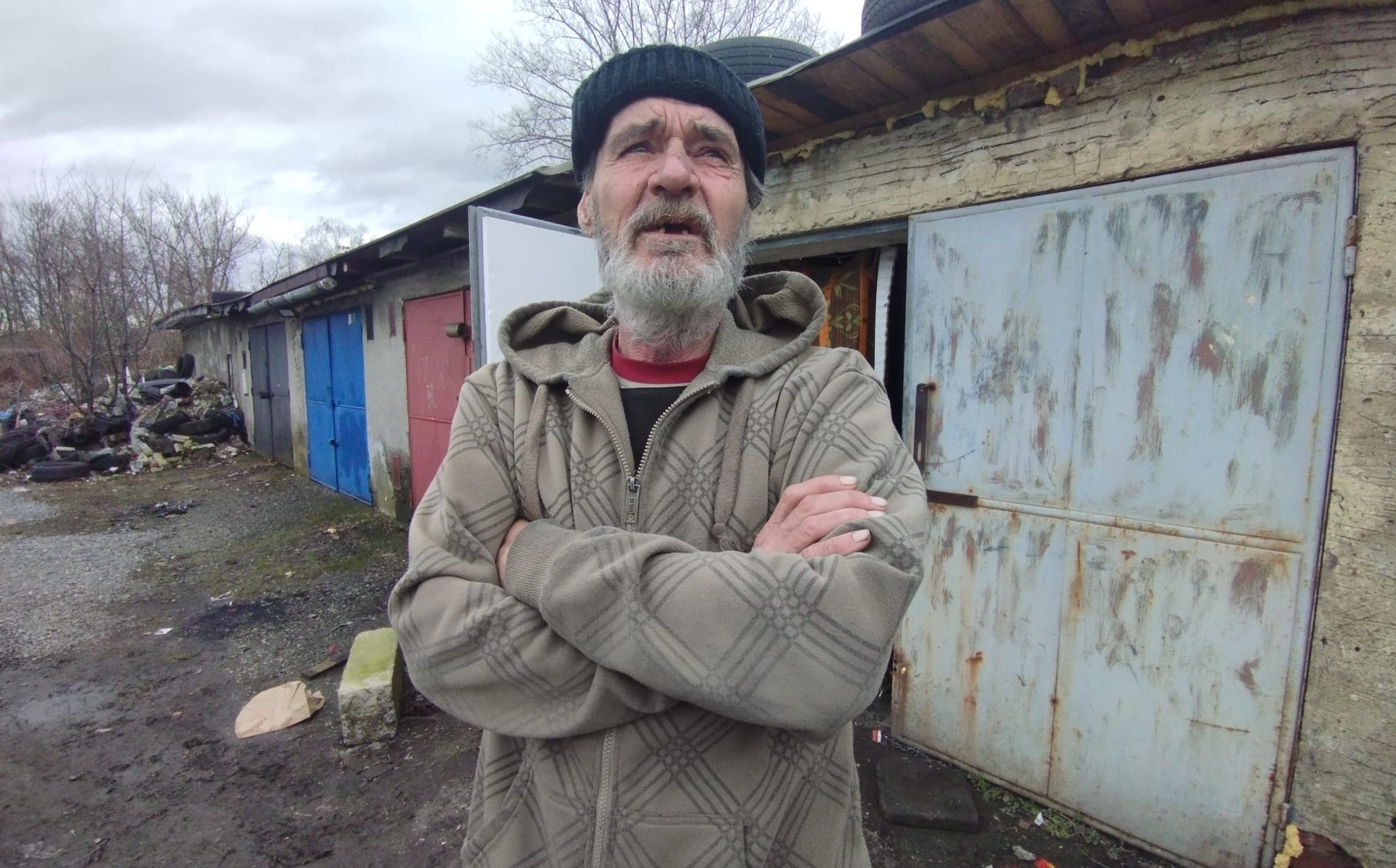 Otec Radka Filipiho Roman Dvorský dnes přežívá jako bezdomovec v garáži v Ostravě.