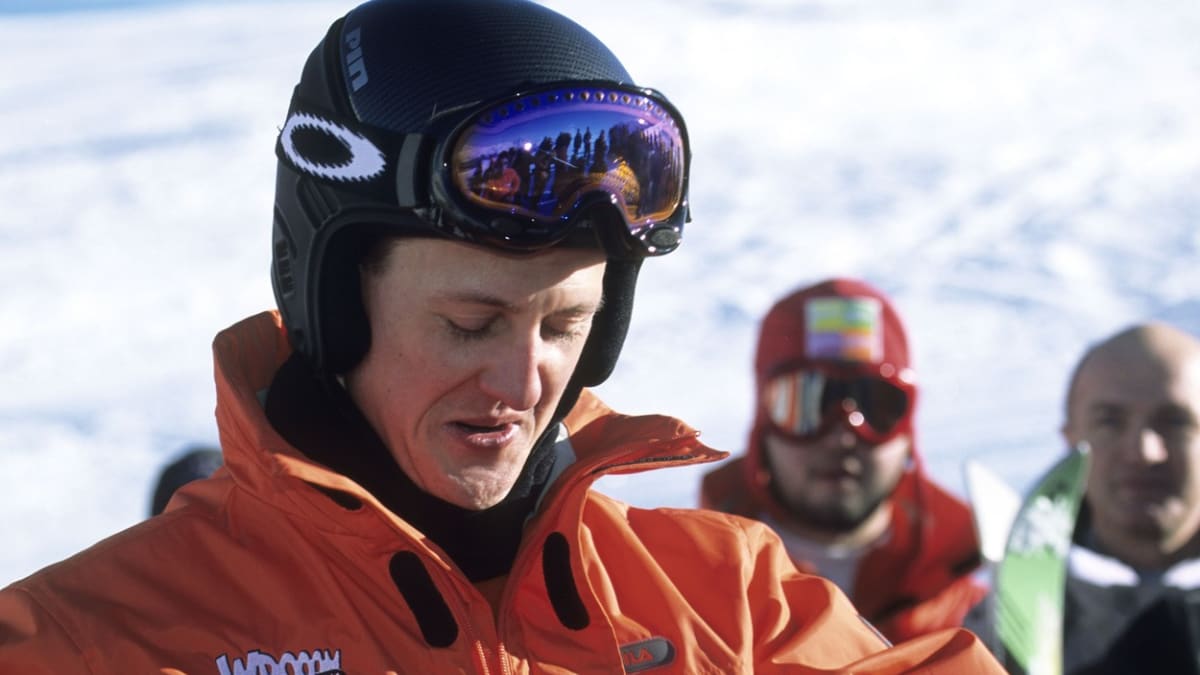 Michael Schumacher utrpěl při lyžování v roce 2013 vážný úraz hlavy.