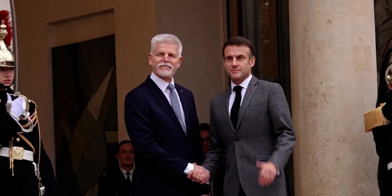 Petr Pavel a Emmanuel Macron