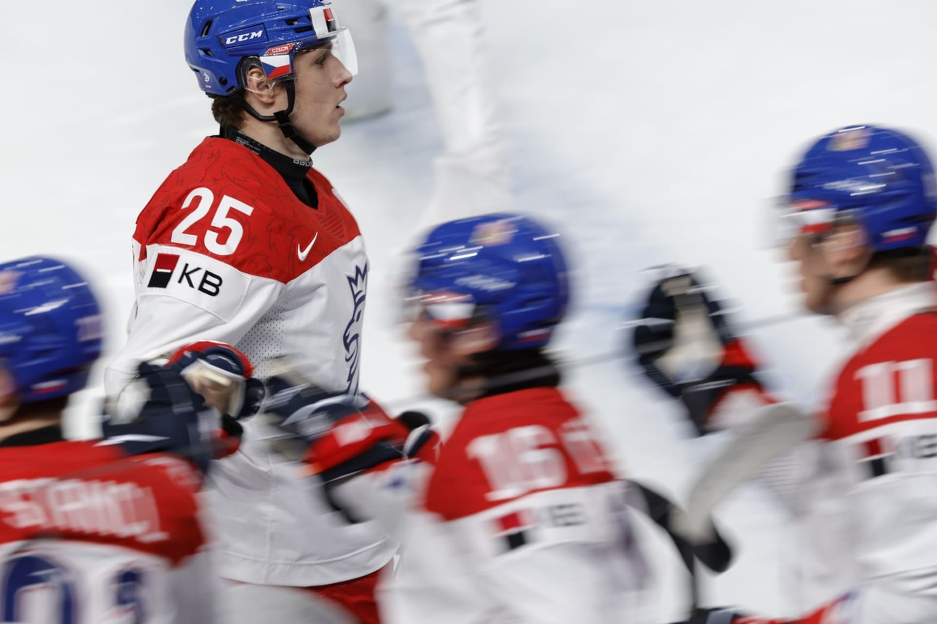 Čeští hokejisté zdolali na mistrovství světa dvacítek v Göteborgu 4:2 Švýcarsko.