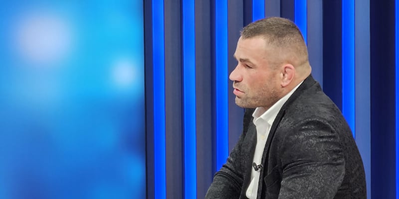Bojovník MMA Karlos Vémola ve studiu CNN Prima NEWS
