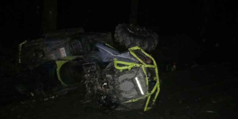 Muž zemřel při nehodě na Táborsku, když sjel se čtyřkolkou mimo silnici.