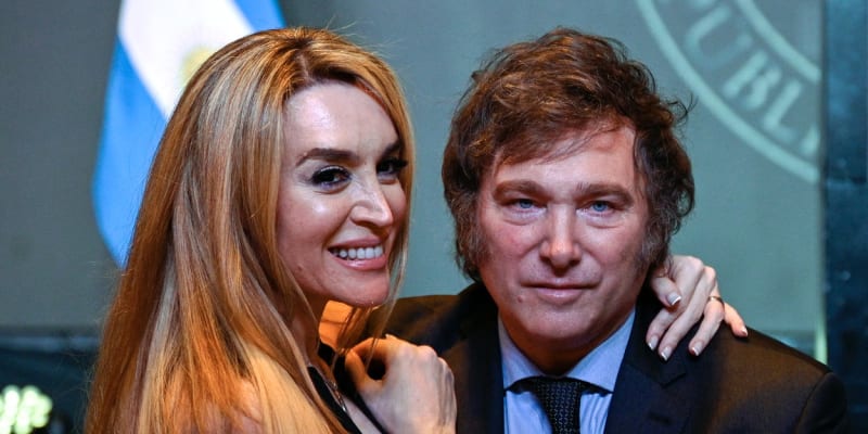 Argentiský prezident Javier Milei se svou přítelkyní Fátimou Flórezovou