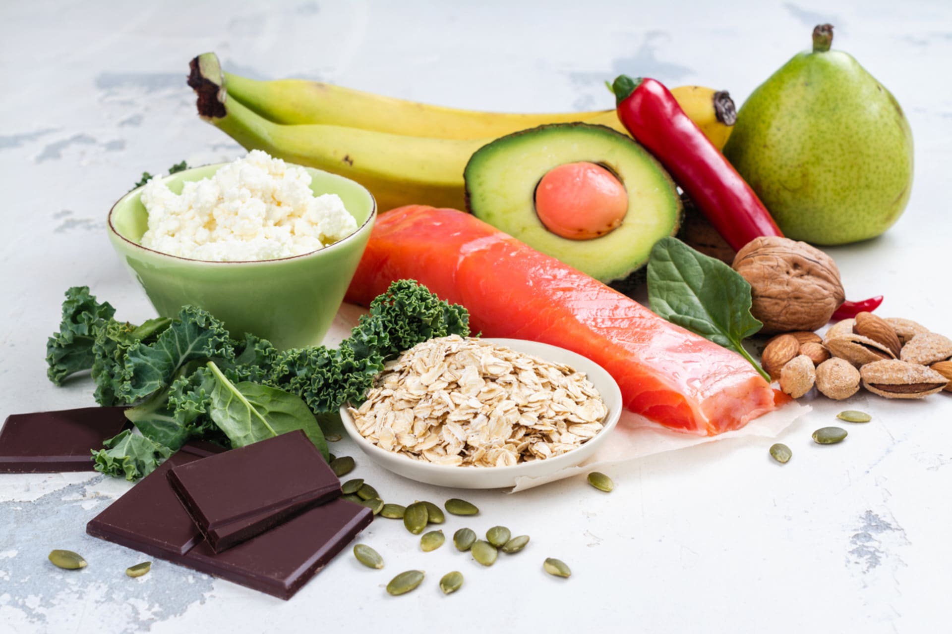 Jídelníček by měl obsahovat dostatek všech potřebných živin, jako jsou bílkoviny, komplexní sacharidy i zdravé tuky.