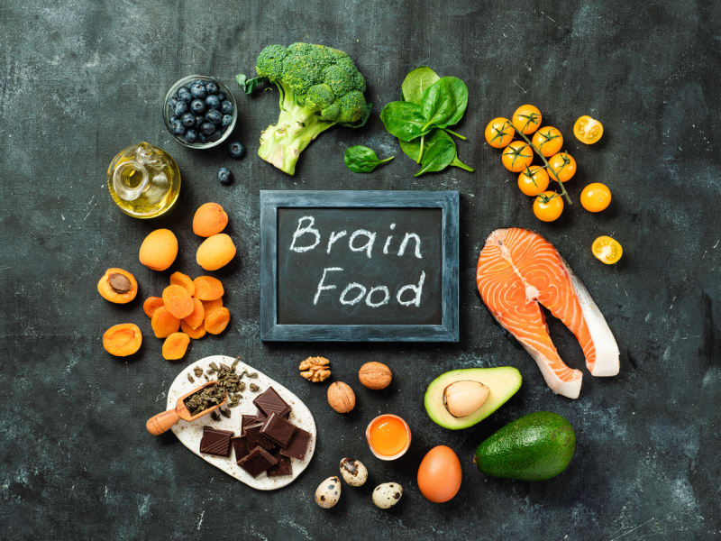 Činnost našeho mozku lze podpořit i zdravou stravou.