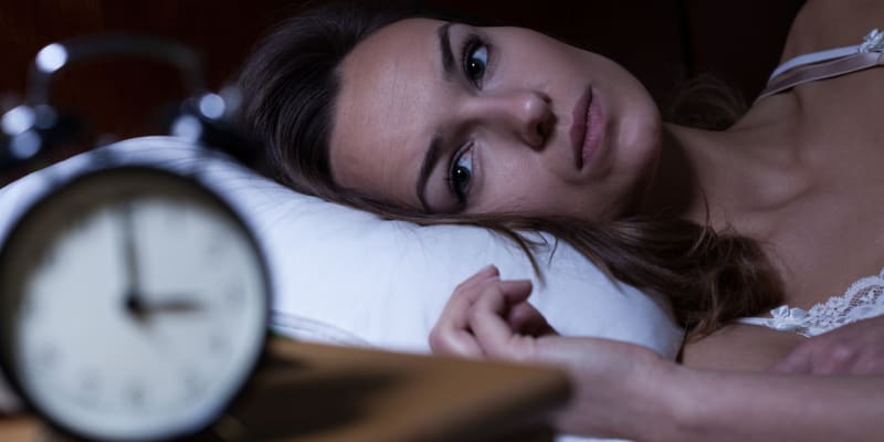 Experti se pokusili vysvětlit, proč se nejčastěji budíme zrovna ve tři nebo ve čtyři hodiny ráno.