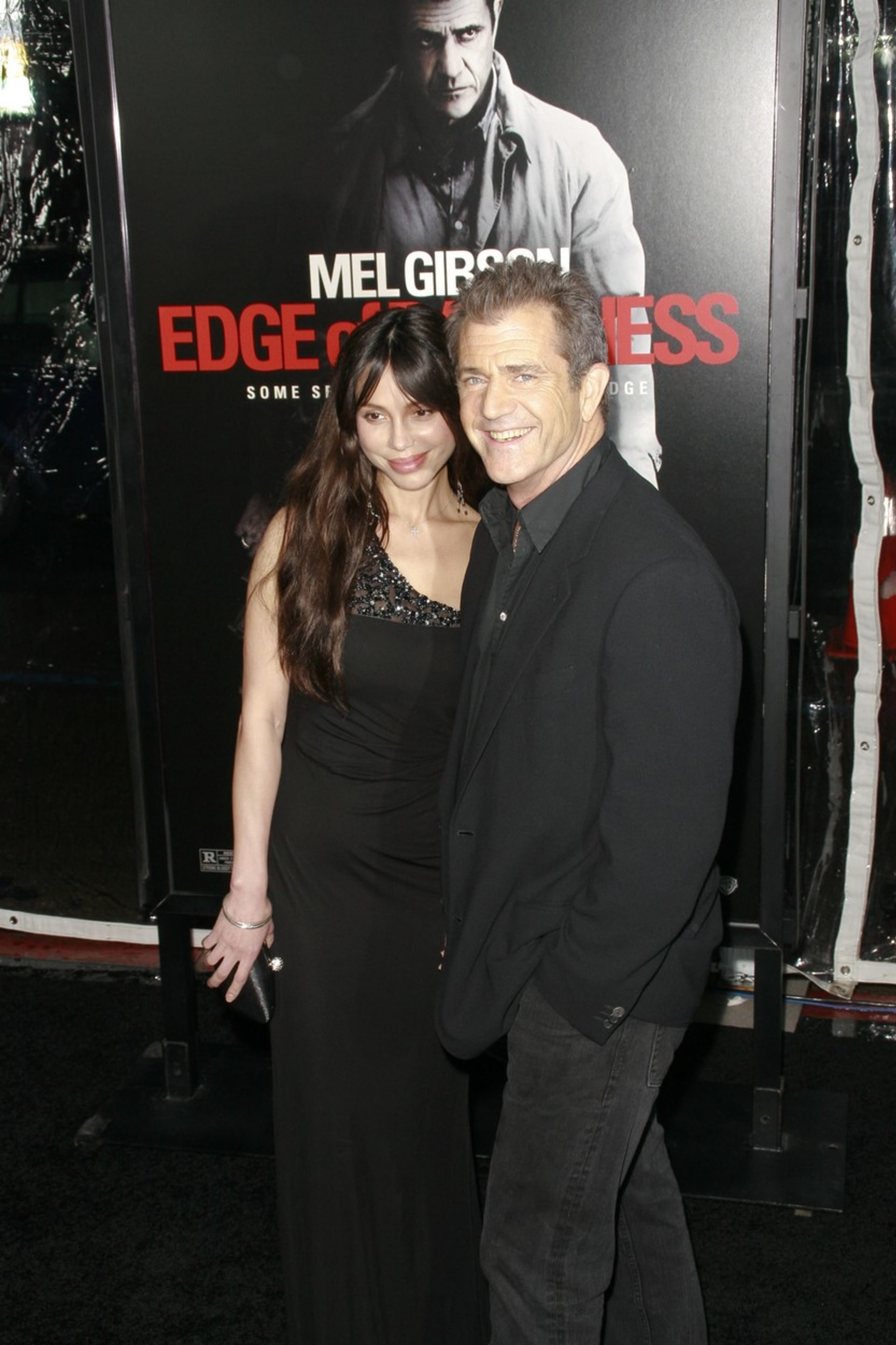 Mel Gibson se svou partnerkou Oksanou Grigorievou, s níž má dceru Luciu (2010).