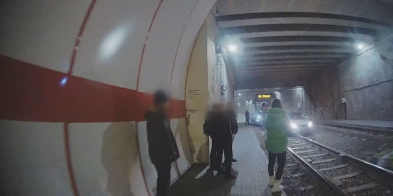 Řidička skončila v tramvajovém tunelu.