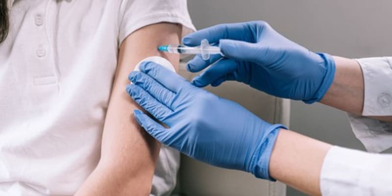 Za nejlepší prevenci proti chřipce lékaři označují očkování.