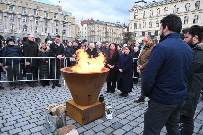 Setkání a pietní průvod nazvaný Přenesení světla, který je první akcí iniciativy Měsíc pro fakultu, 4. ledna 2024, Praha.
