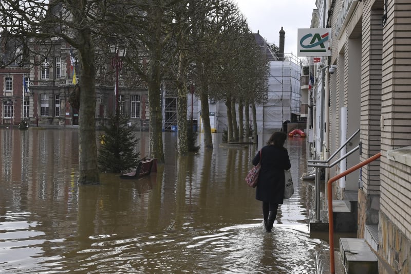 Záplavy sužují Francii.
