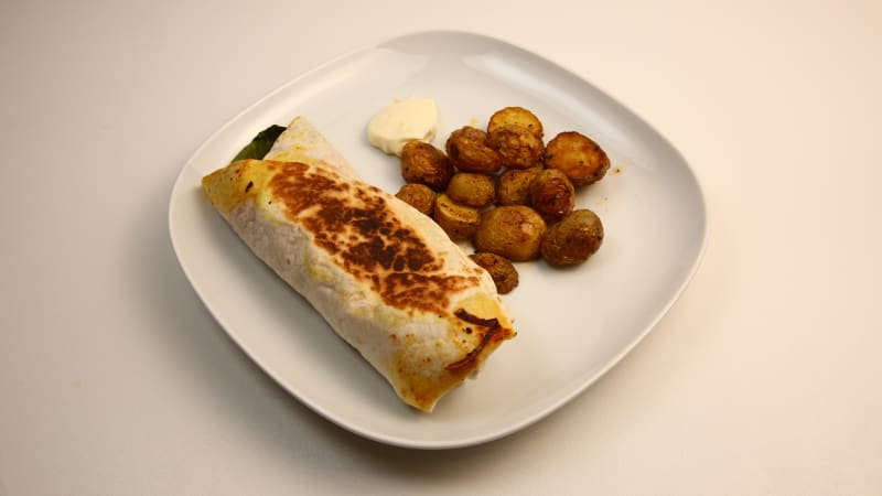 Prostřeno: Spicy tortilly, pečené brambory s dipem
