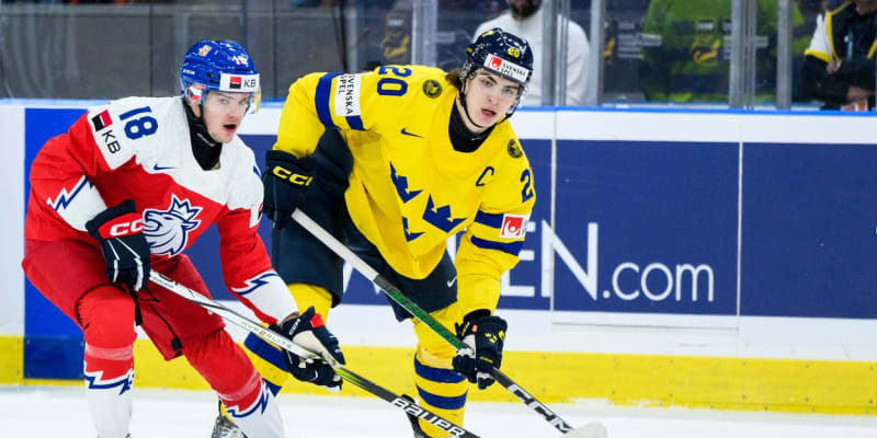 Semifinálový boj se Švédy začali lépe čeští hokejisté, záhy ale museli dohánět náskok soupeře.