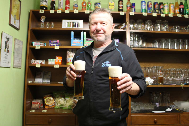 U Kučerů v Majetíně hospoda navýšení DPH za pivo asi přežije. Hostinský Ivo Kučera ale říká, že jen proto, že živnost vede ve vlastním baráku.