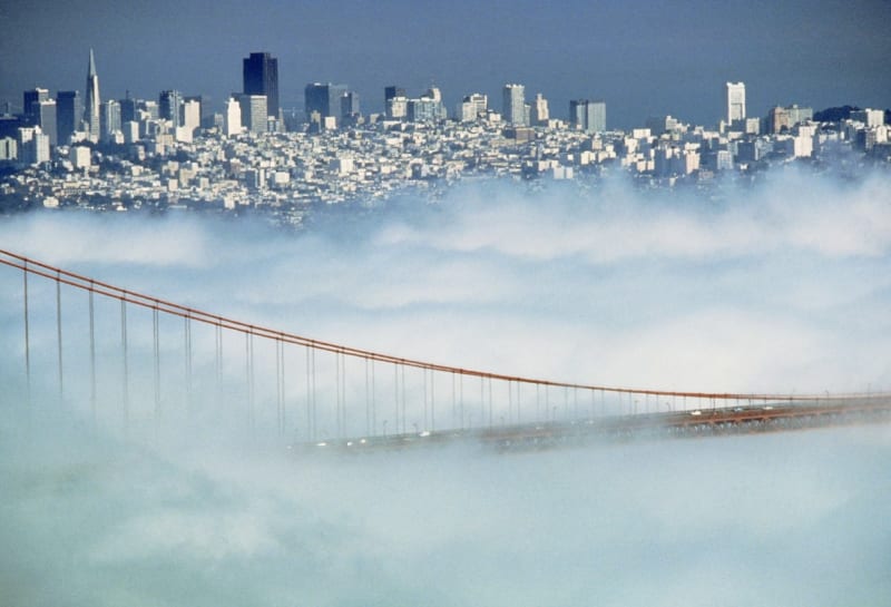 Most Golden Gate se často halí do mlhy