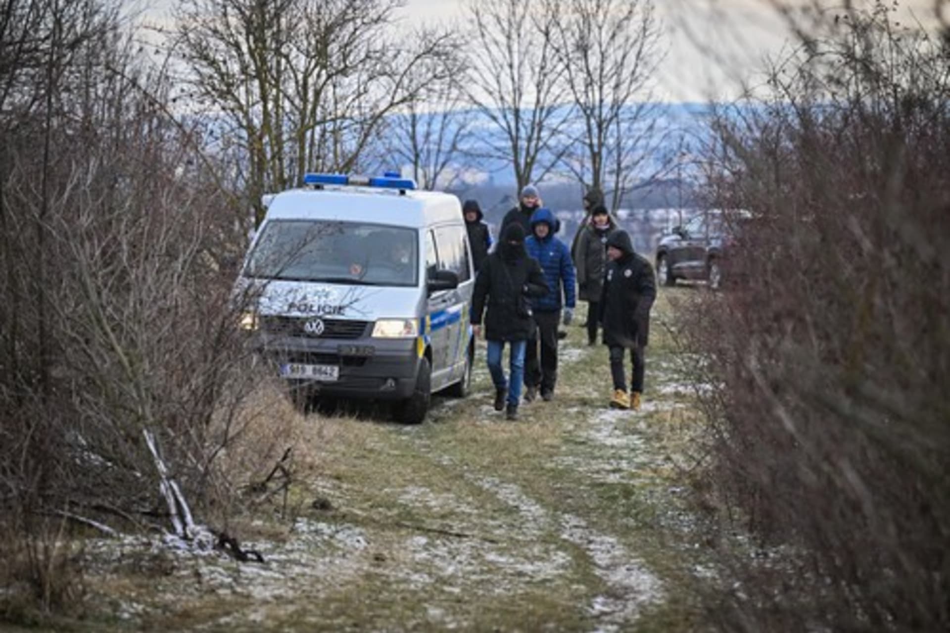 Policisté v neděli pokračovali v oblasti kolem stolové hory Vidoule v Praze 5 v pátrání po pohřešované osobě. Kolem 15. hodiny oznámili nález kosterních pozůstatků.