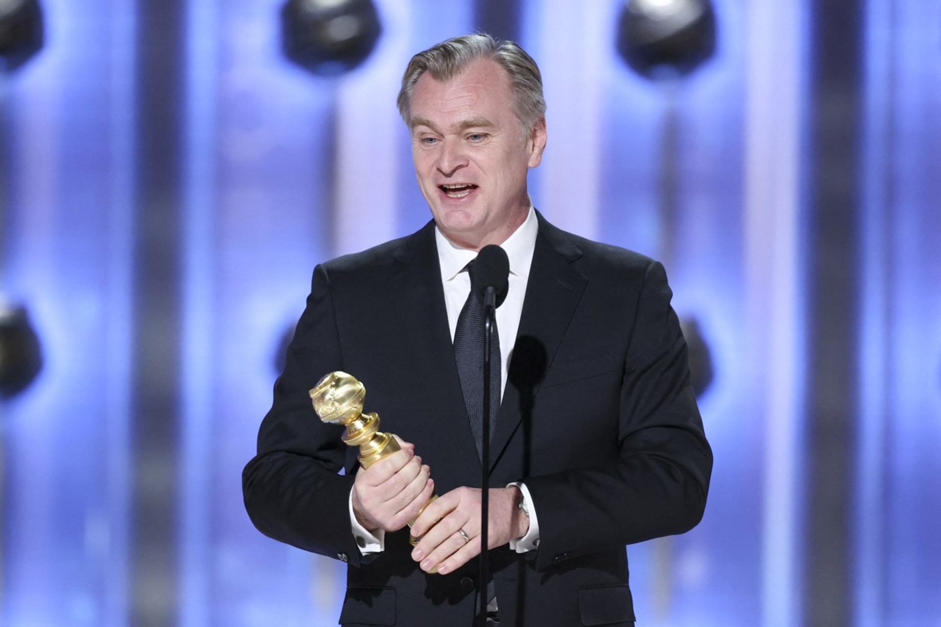 Christopher Nolan při přebírání sošky vzdal hold Heathovi Ledgerovi.
