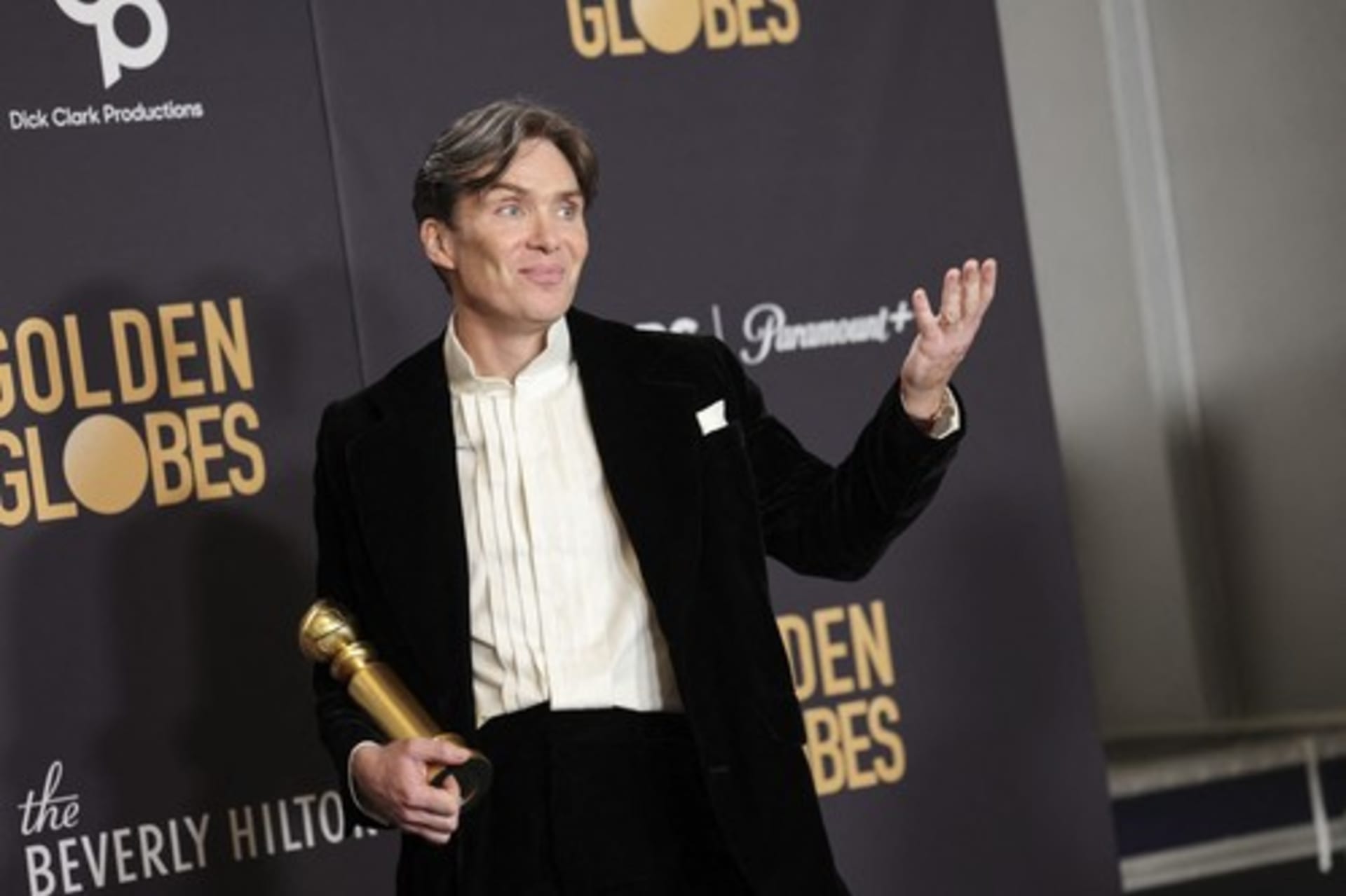 Cillian Murphy obdržel Zlatý glóbus za nejlepší mužský herecký výkon ve filmu Oppenheimer (7. 1. 2024)