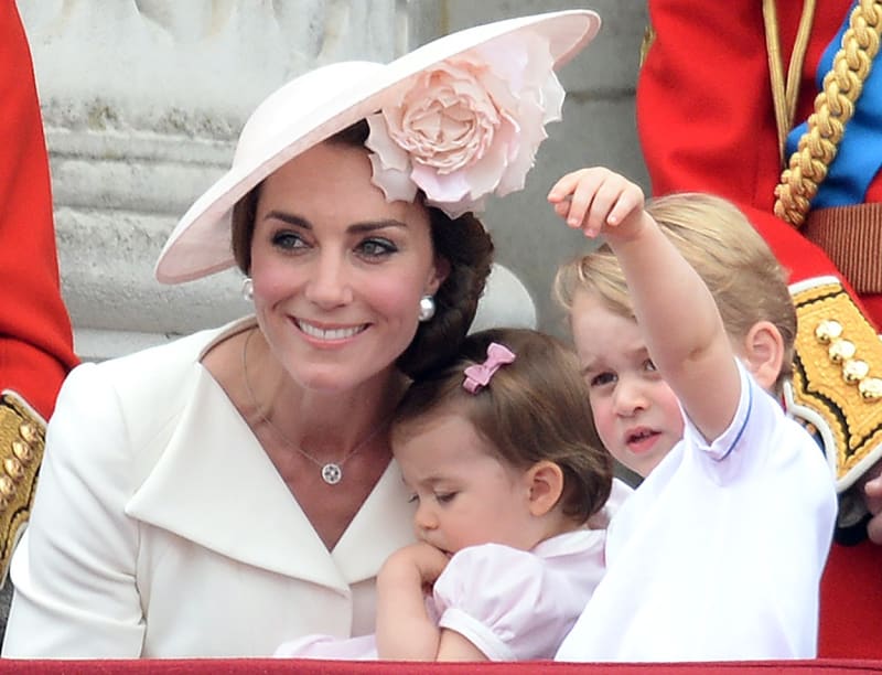 Kate spolu se svými dětmi. Princezna oznámila, že má rakovinu. 