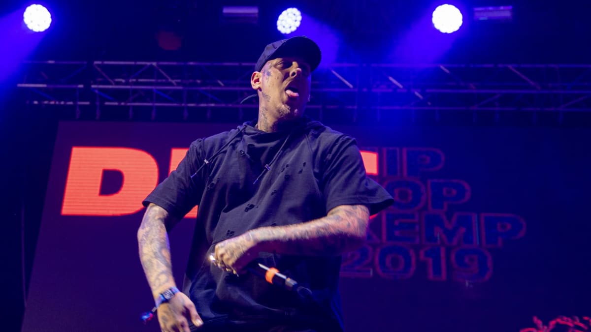 Slovenský rapper Separ byl zatčen v Indonésii.