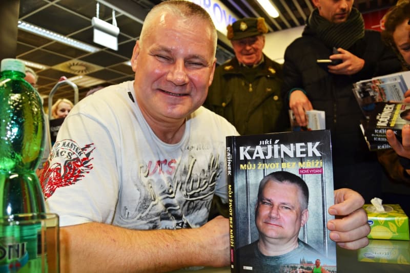 Peníze Jiřímu Kajínkovi vydělala i kniha, kterou napsal. 
