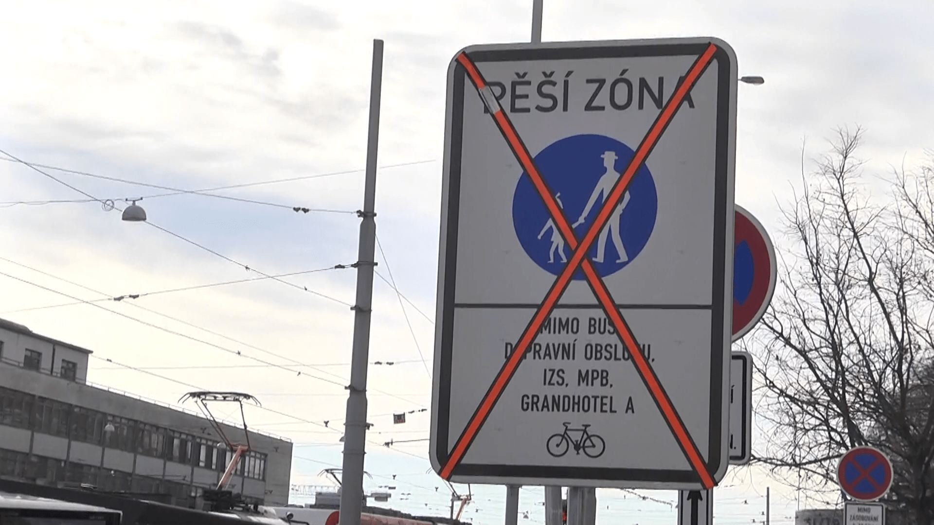 Prostory před nádražím v Brně jsou předmětem debat.