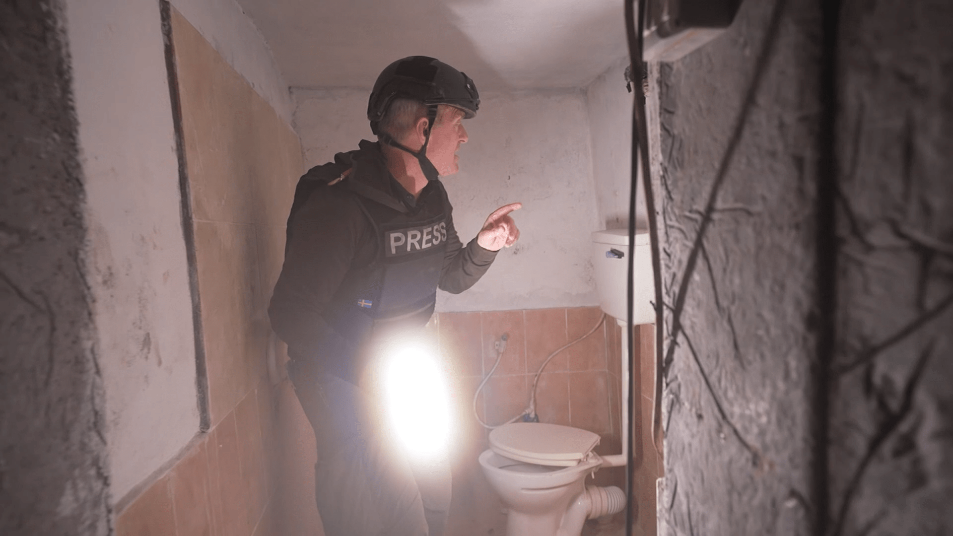 Štáb CNN v tunelech pod Gazou objevil i splachovací záchod.