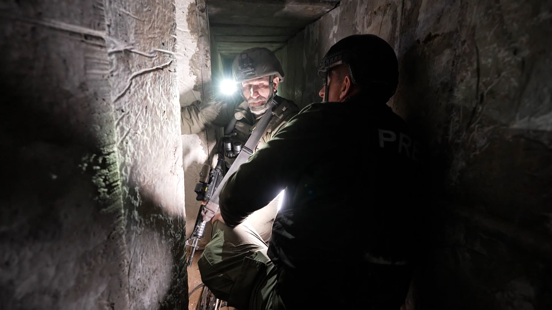 Štáb CNN společně s vojáky IDF prohledával rozsáhlé tunely v Pásmu Gazy.