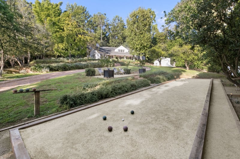 Dům, kde bydlel Paul Newman a Joanne Woodwardová v Beverly Hills: domácí hřiště na pétanque