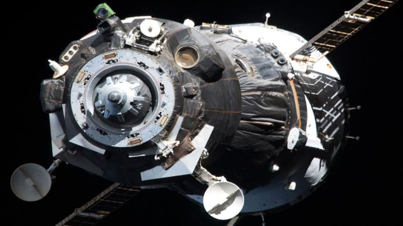 Dnes už lodě Sojuz počítají s místem pro skafandry