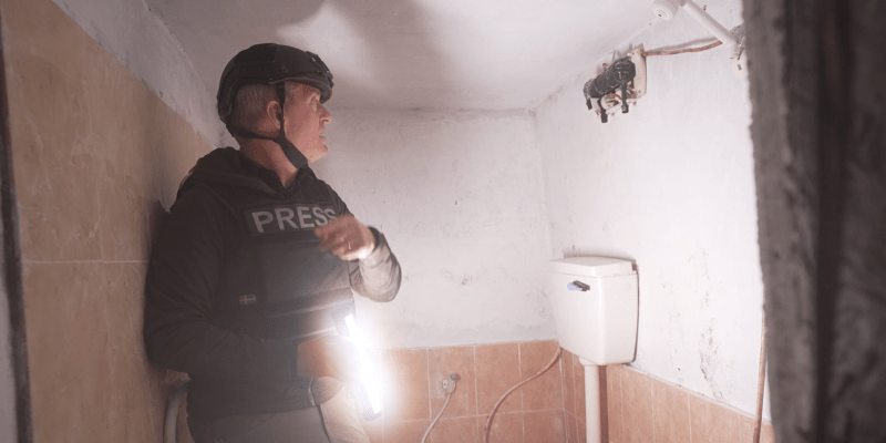 Štáb CNN v tunelech pod Gazou objevil i splachovací záchod.