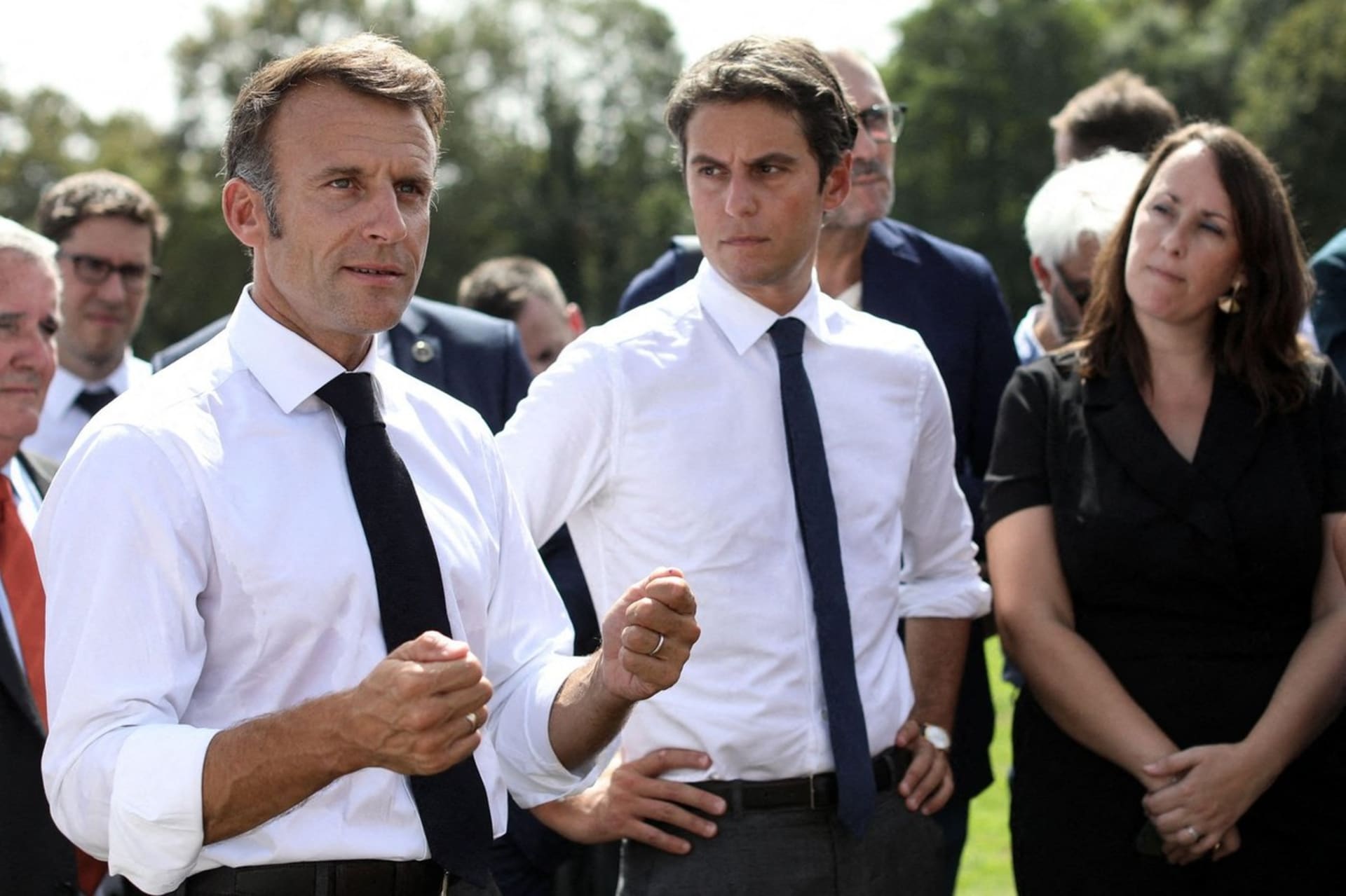 Francouzský prezident Emmanule Macron a Gabriel Attal