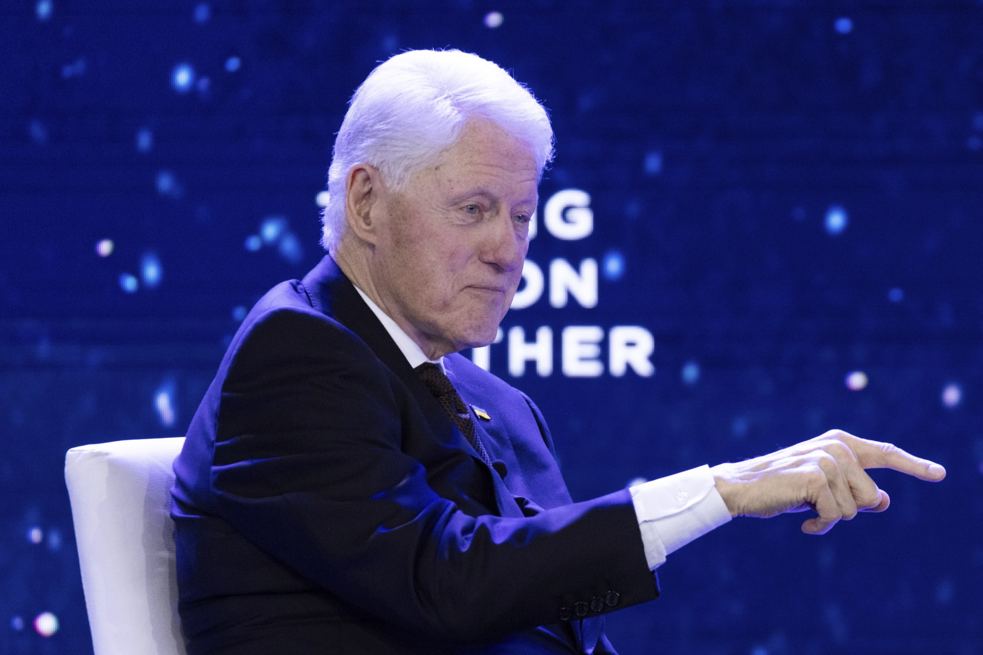Bill Clinton zavítá do Prahy.