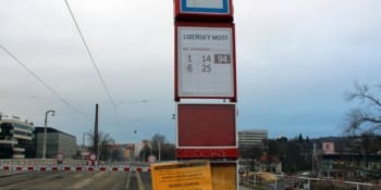Tvrdá slova zastupitelů o pražské dopravě: Vydírání lidí i „všechno špatně“ s mostem v Libni